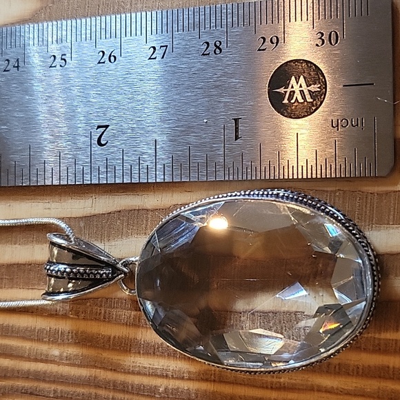 Faceted White Topaz Pendant - Antique Setting - Picture 6 of 7